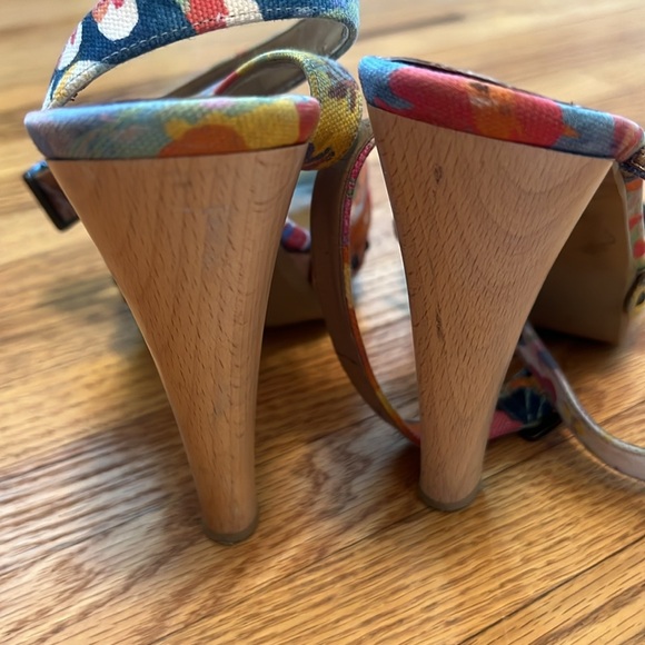 Stella McCartney Floral Canvas and Wooden Platform Heels, size 38 - Picture 7 of 7